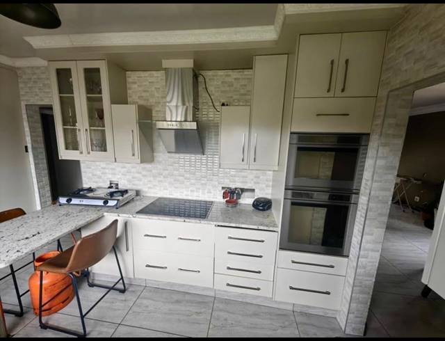 3 BEDROOM HOUSE FOR SALE IN VANDERBIJLPARK SE 6